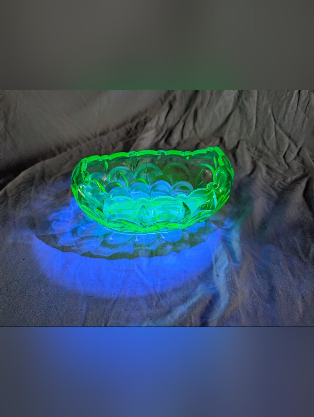 2/120$ Vibrant Green uranium Decorative Glass Bowl - Home Art
